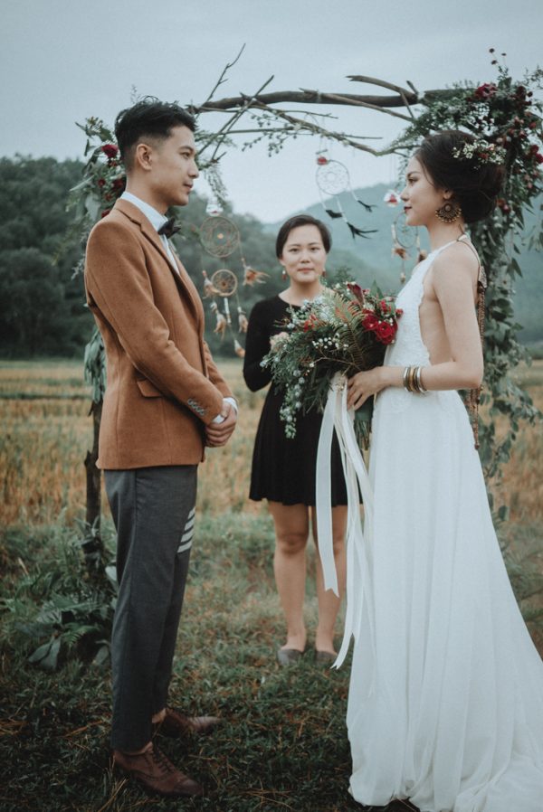 Có gì trong lễ cưới bí mật đẹp thoát tục của cặp đôi Việt được báo Tây ca ngợi hết lời? - Ảnh 12.