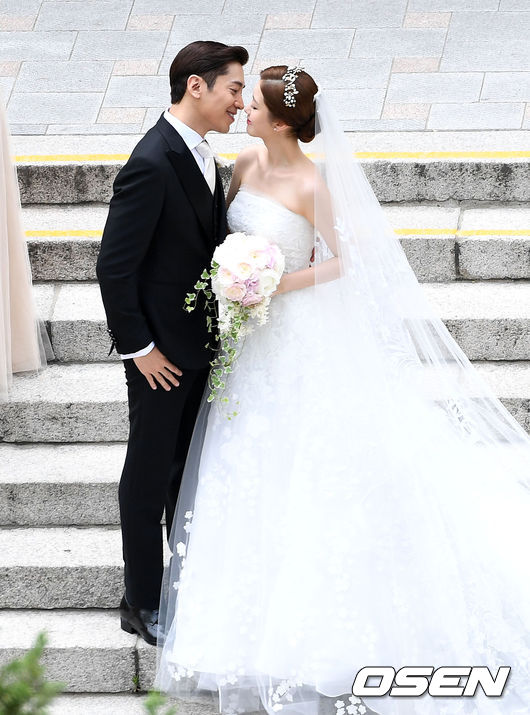 Đám cưới Eric Mun và Na Hye Mi trở thành tâm điểm vì đẹp như phim, hội tụ dàn phù rể khủng - Ảnh 12.