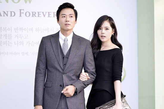 Trước Song Joong Ki và Song Hye Kyo, những cặp đôi này cũng yêu nhau từ màn ảnh ra ngoài đời - Ảnh 12.