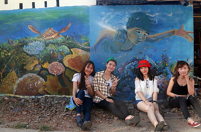 “Lý Sơn của Quảng Nam” hút hồn du khách bởi làng bích họa được vẽ bởi sinh viên Đà Nẵng - Ảnh 13.