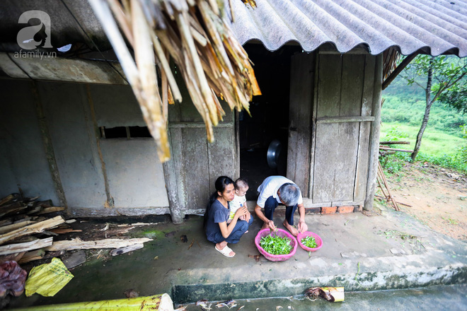  Làm gà trống nuôi con bao năm, ông Dương mù giờ thành gà ông nuôi cháu vì con gái tâm thần chửa hoang - Ảnh 12.