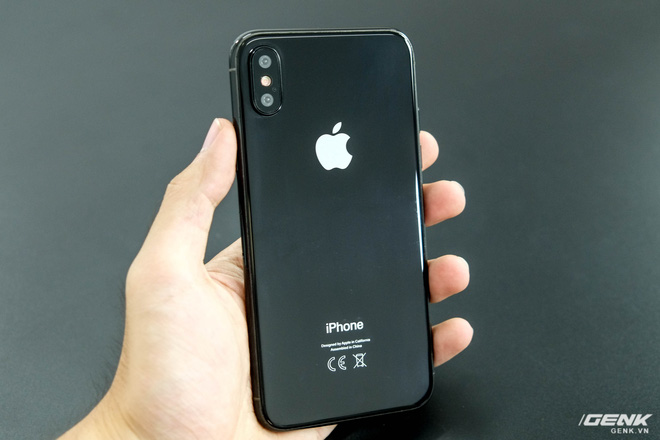 Cận cảnh mô hình iPhone 8 tại Việt Nam: Nút nguồn dài hơn, camera kép nằm dọc, cảm giác cầm nắm thoải mái - Ảnh 12.