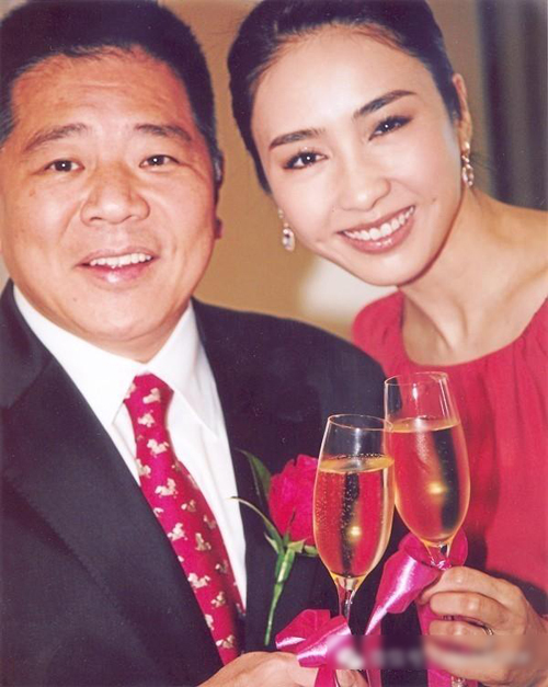 Đệ nhất mỹ nhân TVB Lê Tư: Một đời hy sinh vì gia đình và quả ngọt viên mãn bên chồng đại gia tật nguyền - Ảnh 12.