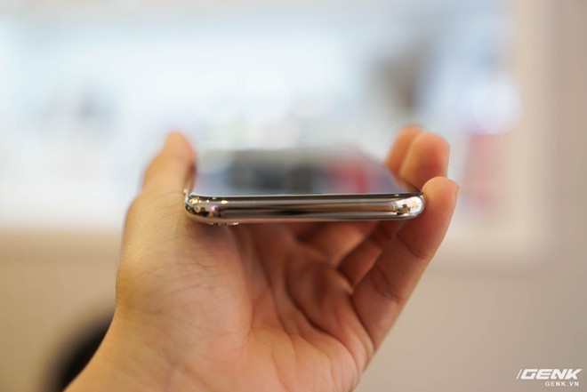 Trên tay iPhone X đầu tiên tại Việt Nam giá 68 triệu đồng - Ảnh 12.