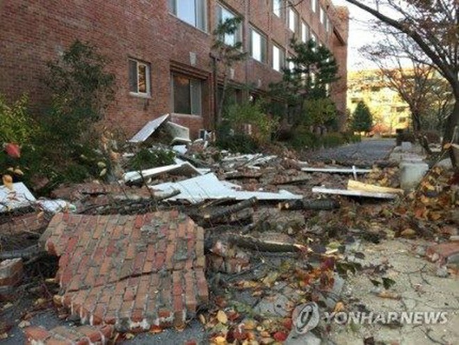 Khung cảnh đổ nát sau trận động đất mạnh 5,5 độ richter được đánh giá là mạnh thứ 2 trong lịch sử Hàn Quốc - Ảnh 12.