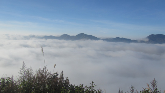 Săn mây trên đỉnh Tà Xùa: Thấy thiên đường vào giờ G - Ảnh 13.