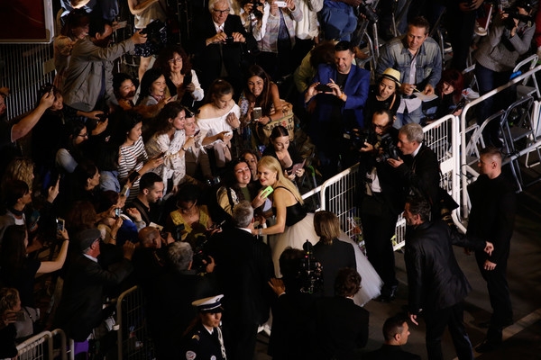 Những khoảnh khắc xuất sắc của Nicole Kidman tại Cannes 2017 khiến giới mộ điệu ngây ngất - Ảnh 13.