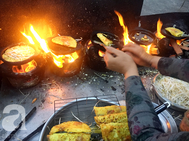  Đi ăn bánh xèo rực lửa, nghe chủ quán khoe chuyện tậu nhà Sài Gòn 700 triệu từ hai bàn tay không - Ảnh 13.