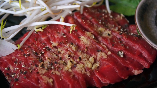  2 món phở đang khiến cộng đồng ẩm thực Sài Gòn sôi sục: Tô ngập thịt bò giá 2,3 triệu, tô sang chảnh với nguyên chú tôm hùm - Ảnh 13.