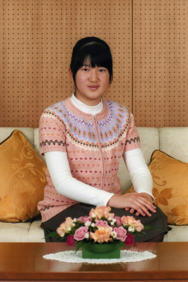 Công chúa Nhật xuất hiện với gương mặt hốc hác và thân hình gầy gò khiến nhiều người lo lắng - Ảnh 14.