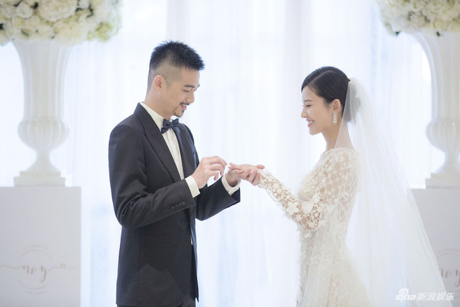 Triệu Vy thứ hai của Cbiz tổ chức đám cưới đẹp mộng mơ sau 2 năm kết hôn - Ảnh 14.