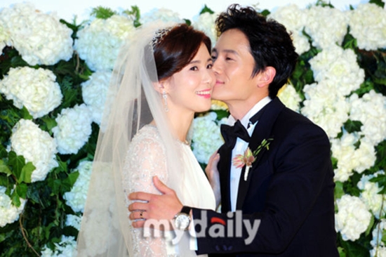 Trước Song Joong Ki và Song Hye Kyo, những cặp đôi này cũng yêu nhau từ màn ảnh ra ngoài đời - Ảnh 14.