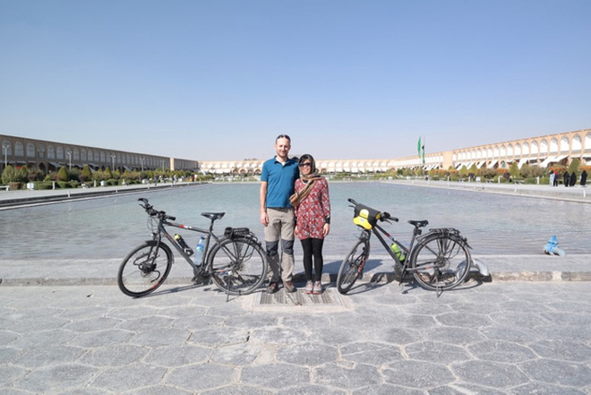 Cặp vợ chồng rong ruổi 11,000km trên xe đạp từ Hungary về Việt Nam: Hành trình trải nghiệm lòng tốt con người - Ảnh 14.