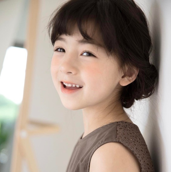 Bé gái “xinh nhất xứ Hàn” càng lớn càng xinh đẹp, điệu đà - Ảnh 15.
