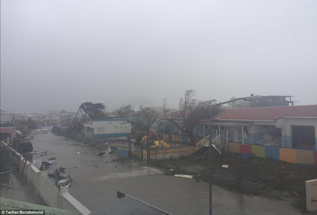 Khu vực Caribbe hoang tàn khi bão Irma đổ bộ, nhiều hòn đảo gần như bị phá hủy hoàn toàn - Ảnh 15.