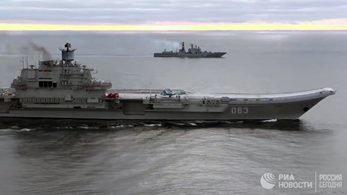 [ẢNH] Khoảnh khắc đẹp của tàu sân bay Nga tham chiến ở Syria - Ảnh 15.