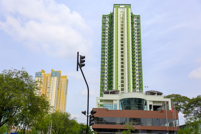 Cao ốc Thuận Kiều Plaza bỏ hoang bỗng lột xác với màu xanh lá nổi bật tại trung tâm Sài Gòn - Ảnh 17.