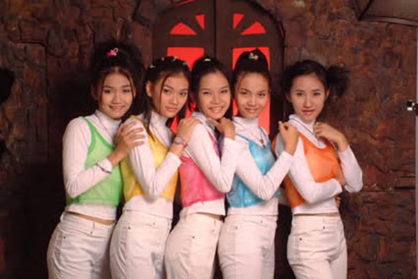 Xem lại phong cách thời trang những năm 2000 của 3 girlgroup đình đám: HAT, Mắt Ngọc, Mây Trắng - Ảnh 20.