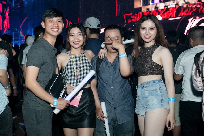 Đi rave show Armin và đây là những cô nàng nóng bỏng nhất! - Ảnh 17.