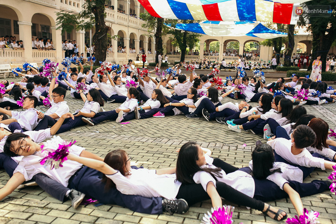 Teen chuyên Lê Hồng Phong (TP.HCM) và màn nhảy flashmob tập thể đầy cảm xúc trong lễ bế giảng - Ảnh 19.