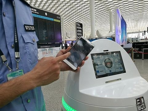 Trung Quốc làm robot cảnh sát: có khả năng theo dõi đối tượng, nhận diện khuôn mặt, phát hiện nguy cơ cháy - Ảnh 3.