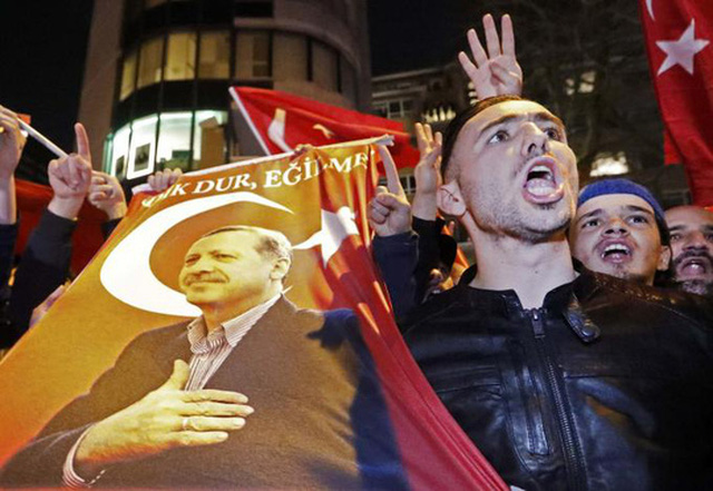 Hà Lan trục xuất bộ trưởng Thổ Nhĩ Kỳ - Ảnh 2.