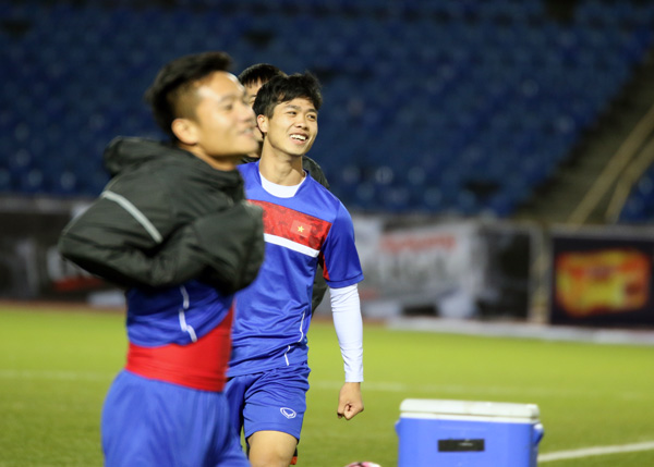 Các thủ môn hoạt động hết công suất trong buổi tập cuối cùng của ĐT Việt Nam - Ảnh 3.