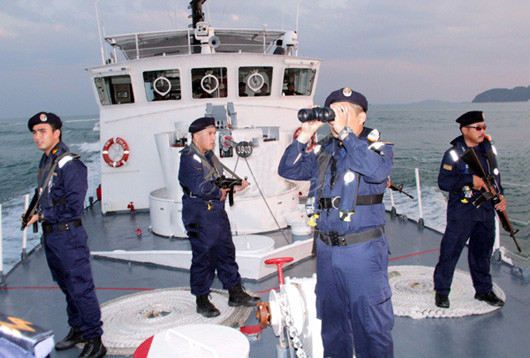 Vũ khí chống cướp biển của Cảnh sát biển các nước - Ảnh 3.