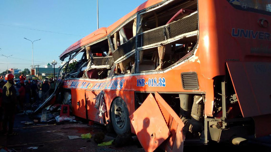 Tai nạn nghiêm trọng ở Gia Lai, ít nhất 10 người chết - Ảnh 3.