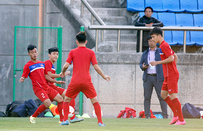 Hot boy U20 VN khiến HLV Hoàng Anh Tuấn âu lo - Ảnh 3.