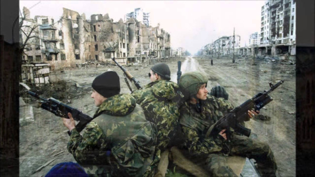 Quân đội Nga đại phá phiến quân Chechnya ở “hỏa ngục” Grozny - Ảnh 3.