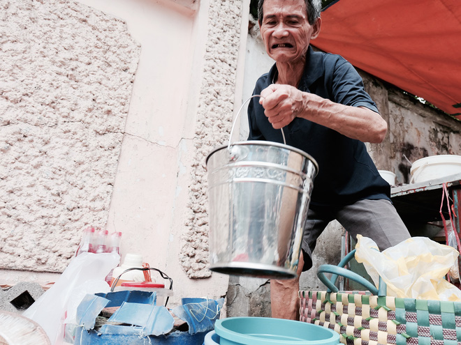 Chuyện của chú Ba Sài Gòn - Người đàn ông 40 năm đẩy xe bán chè vỉa hè chỉ bằng một tay - Ảnh 3.