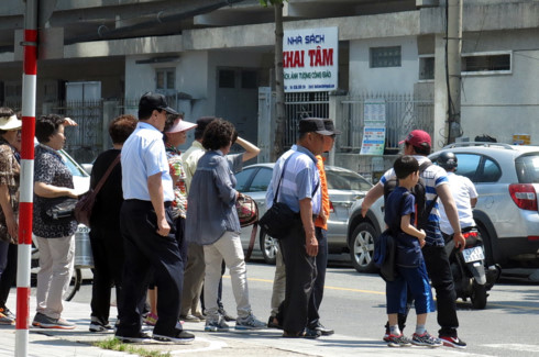 Doanh nghiệp lữ hành Hàn Quốc móc nối làm tour siêu rẻ ở Đà Nẵng - Ảnh 3. Doanh nghiệp lữ hành Hàn Quốc móc nối làm tour siêu rẻ ở Đà Nẵng - Ảnh 3.