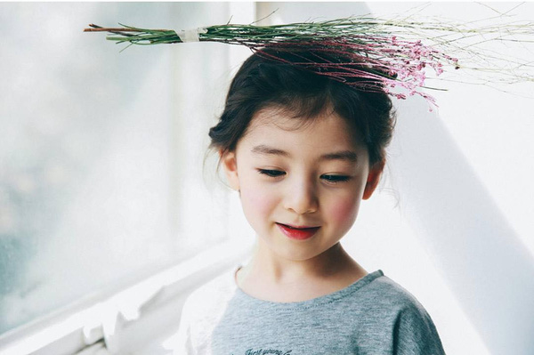 Bé gái “xinh nhất xứ Hàn” càng lớn càng xinh đẹp, điệu đà - Ảnh 3.