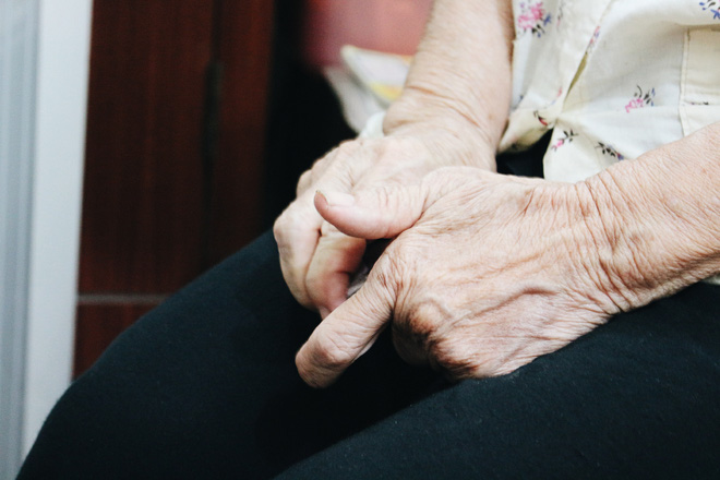 Nỗi đau người mẹ 84 tuổi dùng nhà tình thương để nhốt con tâm thần suốt hơn nửa thế kỷ ở Hà Nội - Ảnh 2.