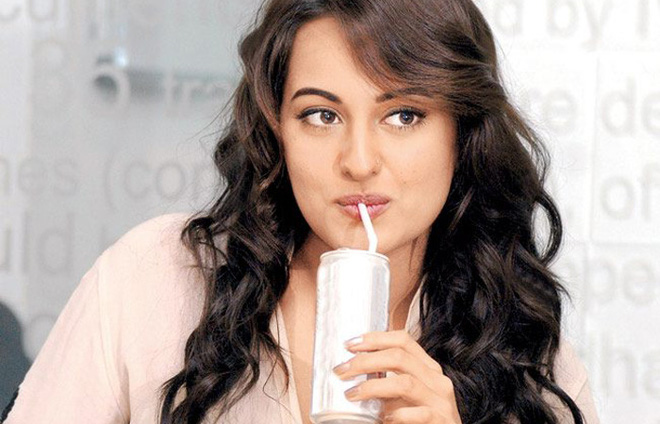 Bí mật trong ăn uống và tập luyện giúp cô gái 90kg trở thành nữ diễn viên xinh đẹp của Bollywood - Ảnh 2.
