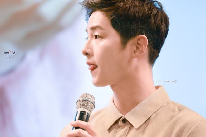 Song Joong Ki: Mỗi lần tôi khóc, Song Hye Kyo đều an ủi tôi - Ảnh 2.