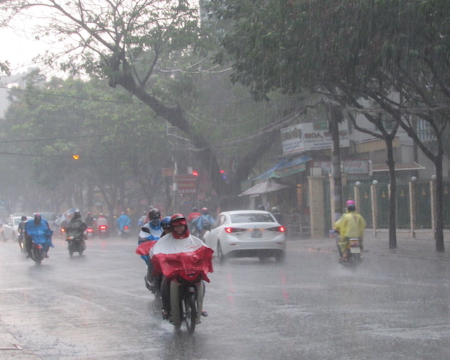 Sét đánh vào mùa mưa bão: Hãy cẩn trọng và làm theo hướng dẫn của chuyên gia - Ảnh 3.