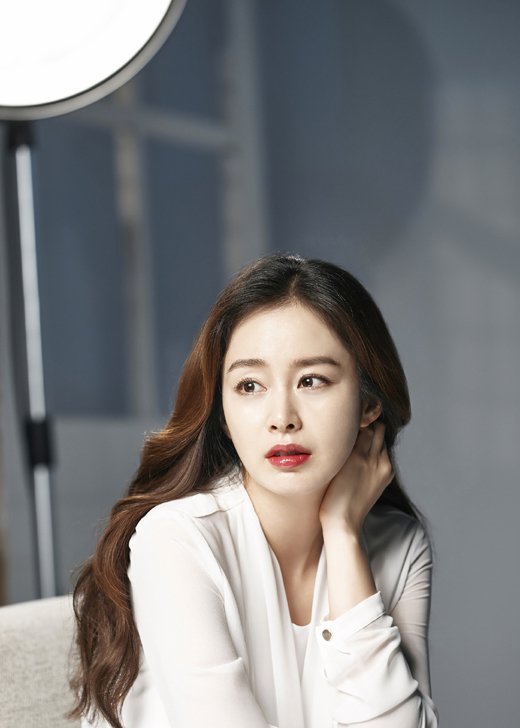 Kim Tae Hee vác bụng bầu 5 tháng cùng Bi Rain đi sắm đồ nội thất  - Ảnh 3.