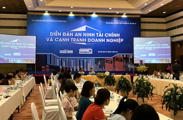 3 rủi ro lớn nhất khi kinh doanh ở Việt Nam được TS Lê Xuân Nghĩa và 6 đại gia chỉ mặt đặt tên - Ảnh 3.