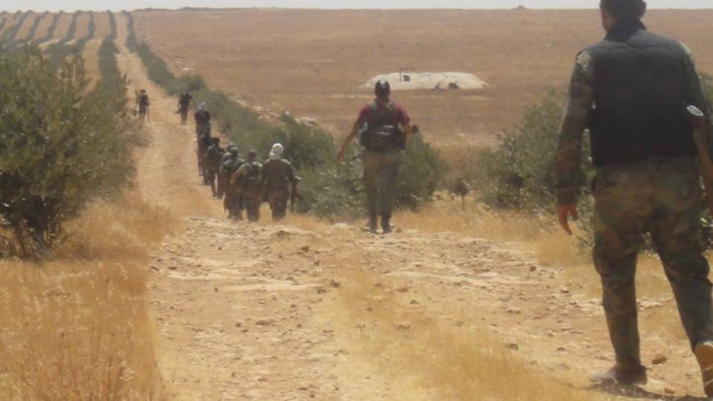 “Hổ Syria” sát cánh quân tình nguyện tiến đánh IS trên chiến trường Hama - Ảnh 3.