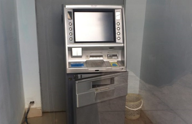 Đắk Lắk: Bắt nam thanh niên cạy trụ ATM trộm tiền lúc rạng sáng - Ảnh 2.