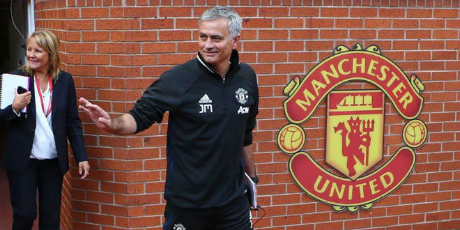 Thuyết âm mưu: Mourinho thoát án & bàn tay sếp lớn nâng đỡ MU vô địch - Ảnh 4.