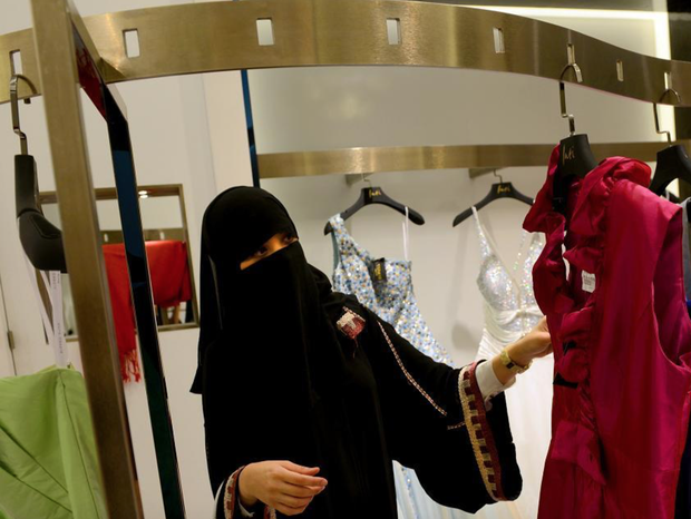 Tưởng toàn là việc đơn giản nhưng phụ nữ Ả Rập Saudi vẫn chưa được làm 8 điều này - Ảnh 3.