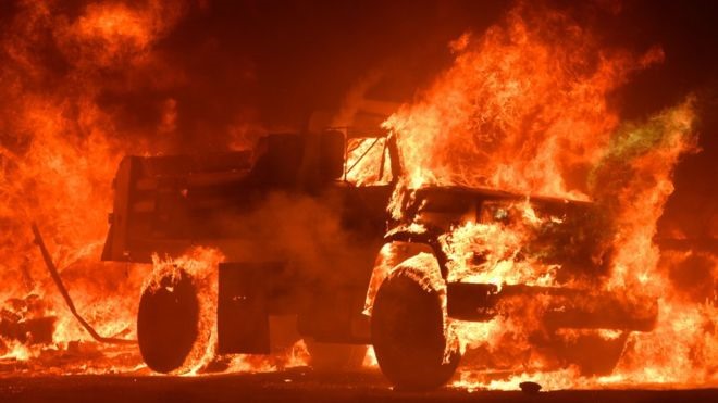 Lửa cháy ngút trời khắp California, hàng chục người chết - Ảnh 3.
