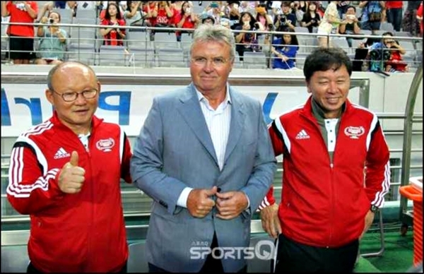 Bộ phim Hàn Quốc ‘Trợ lý Hiddink’ sẽ kết thúc như Hậu duệ mặt trời, hay Giày thủy tinh? - Ảnh 3.