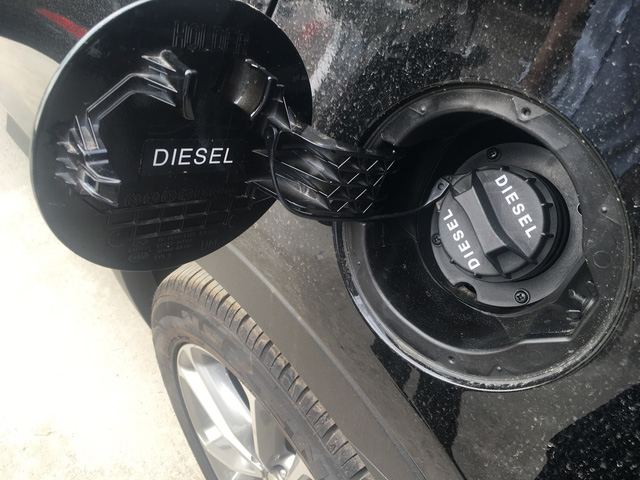 Điều gì xảy ra khi bơm nhầm xăng vào ô tô chạy dầu? - Ảnh 2.