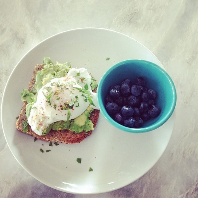 Ăn sáng rất quan trọng: Chuyên gia Mỹ gợi ý 14 cách ăn sáng đủ dinh dưỡng - Ảnh 3.