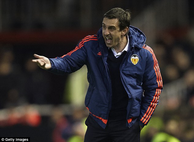 Gary Neville giã từ nghiệp huấn luyện, mở trường đại học tư nhân - Ảnh 3.