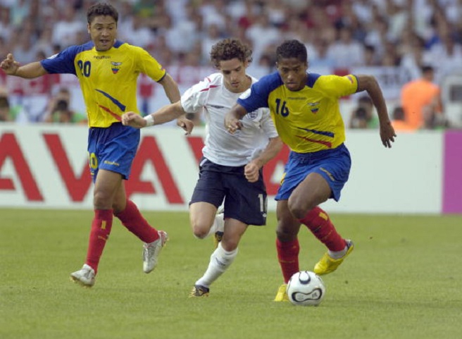 Antonio Valencia: Từ cậu bé bán ve chai tới linh hồn “Quỷ đỏ” - Ảnh 3.